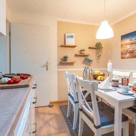 Awesome Apartment In Rostock With Kitchen Exterior foto