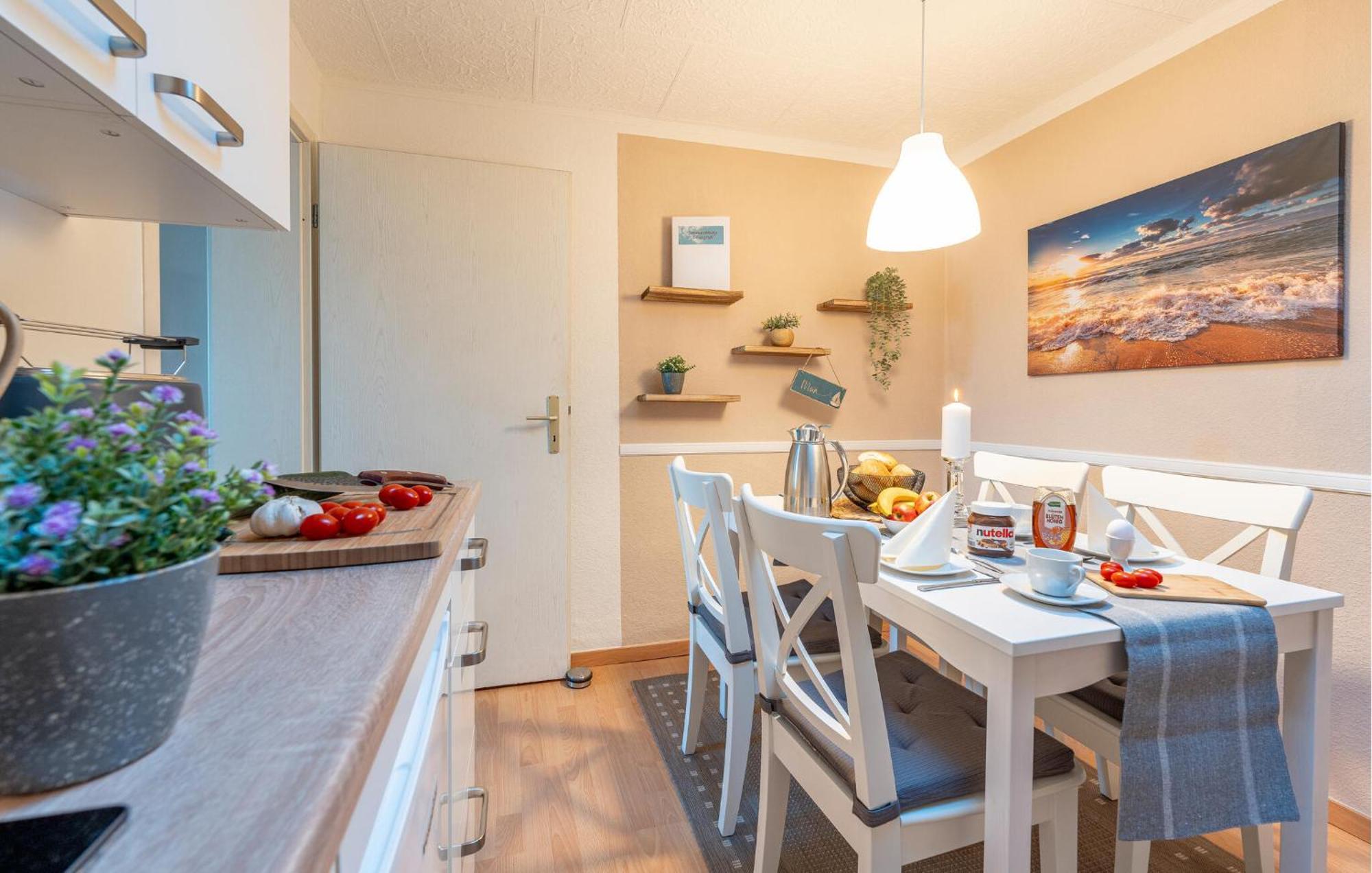 Awesome Apartment In Rostock With Kitchen Exterior foto